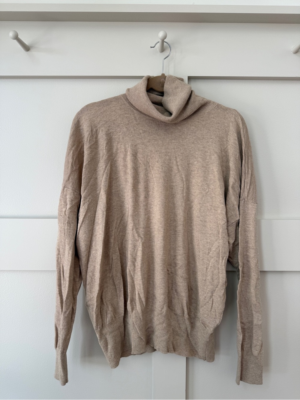 Madewell Sweater in Light Beige - Classic Casual